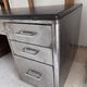 Bureau industriel vintage des années 50 – double caisson, 7 tiroirs, métal