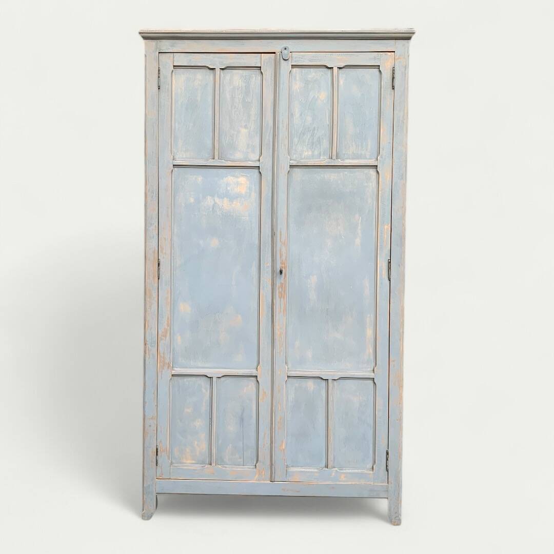 Armoire parisienne ancienne Luterma patine grise bleutée