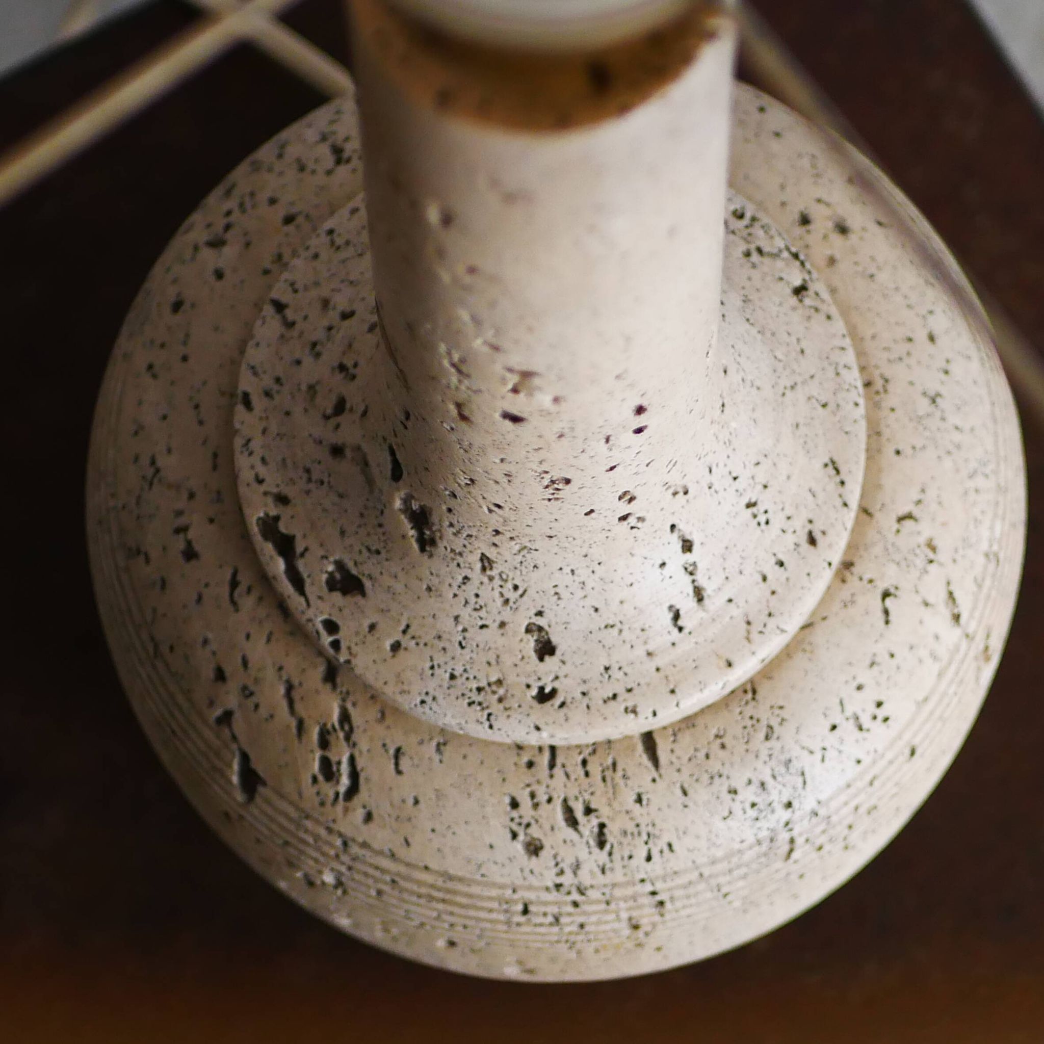 Large table lamp in travertine - Attributed to Mannelli production