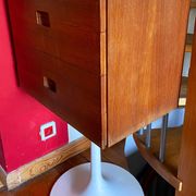 Stroebel vintage tulip foot chest of drawers for Ets Bobois