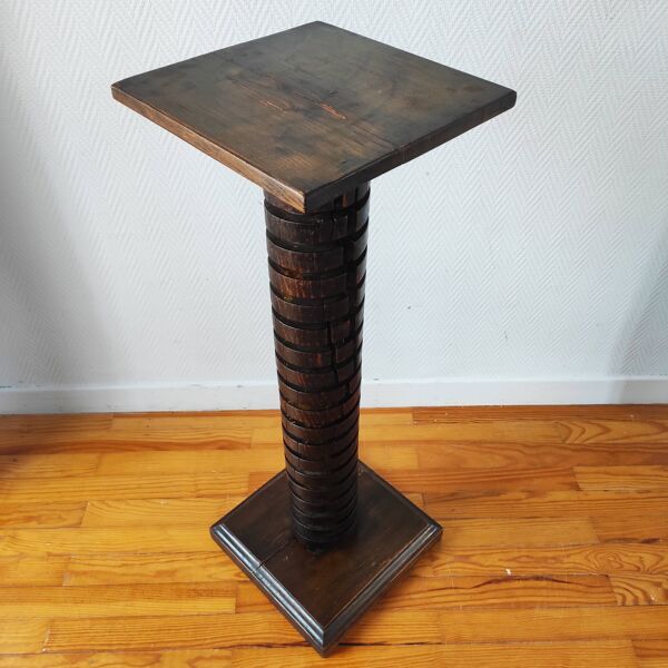 Colonne brutaliste – ancienne vis de pressoir bourguignon