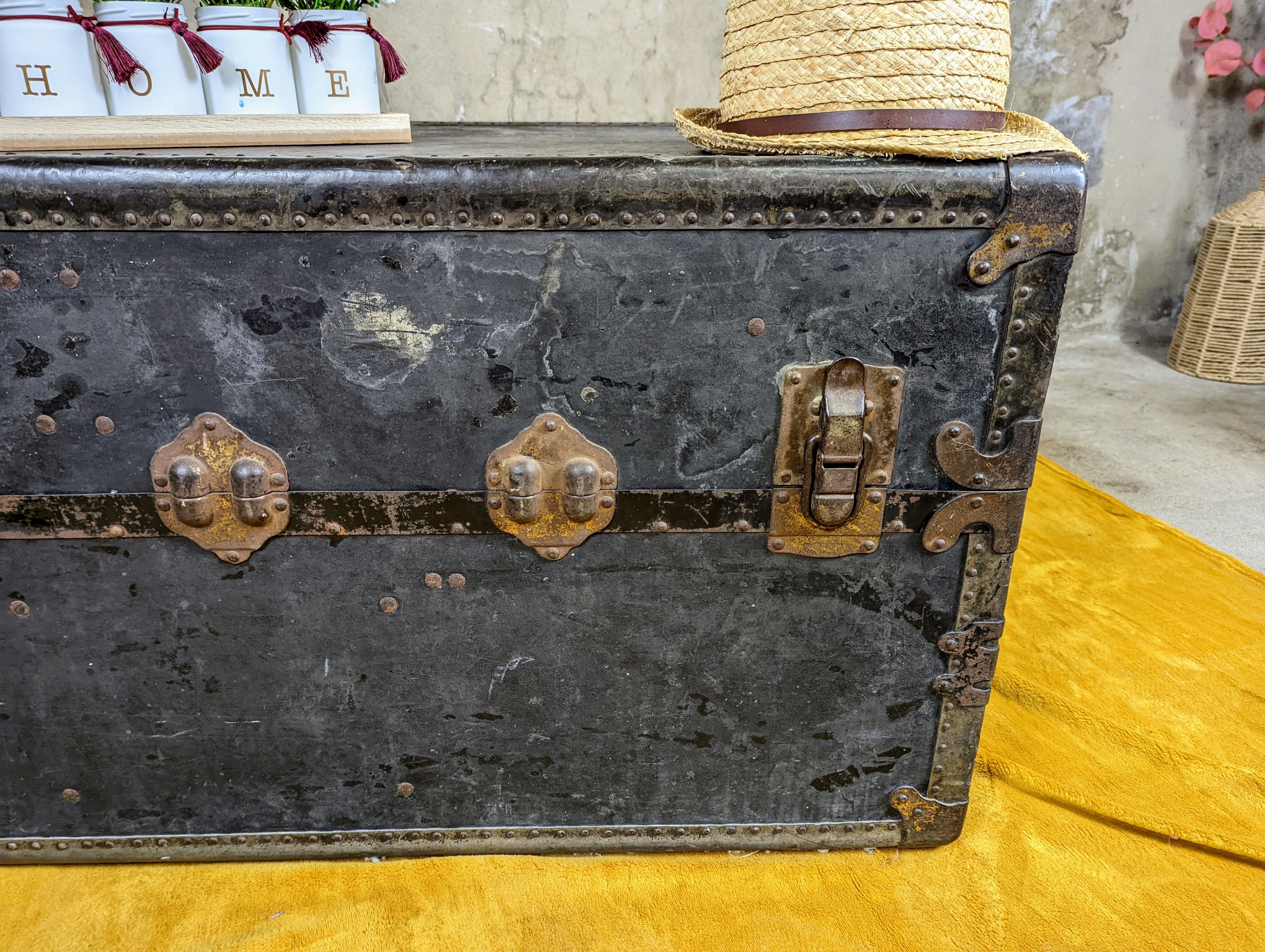 Antique travel trunk mendel trunk