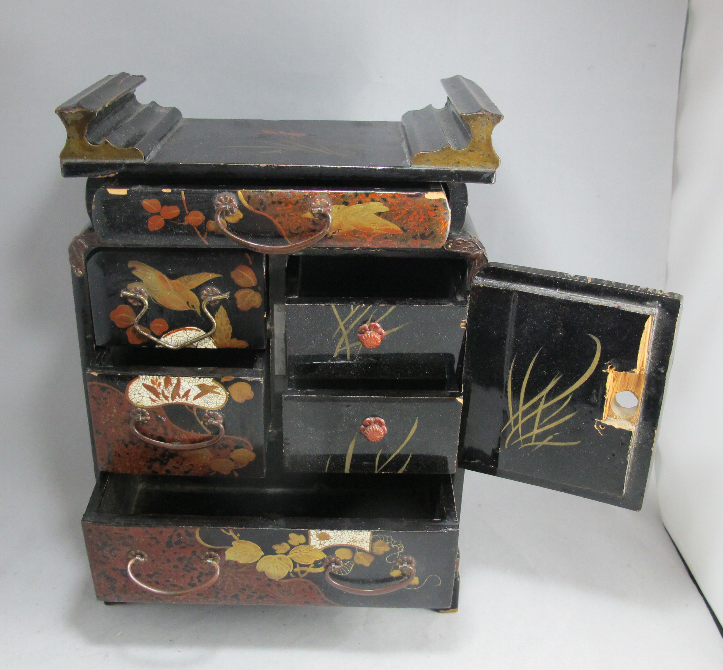 Former 19th century Japanese jewelry box