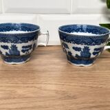 2 fine porcelain cups