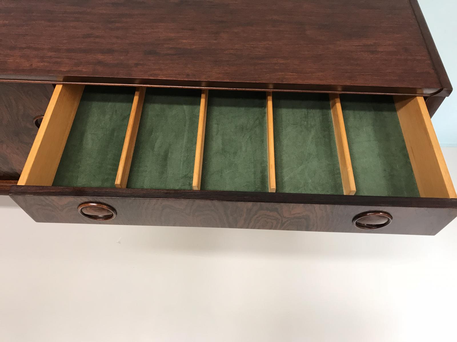 Row s Fristho country down 1960 rosewood