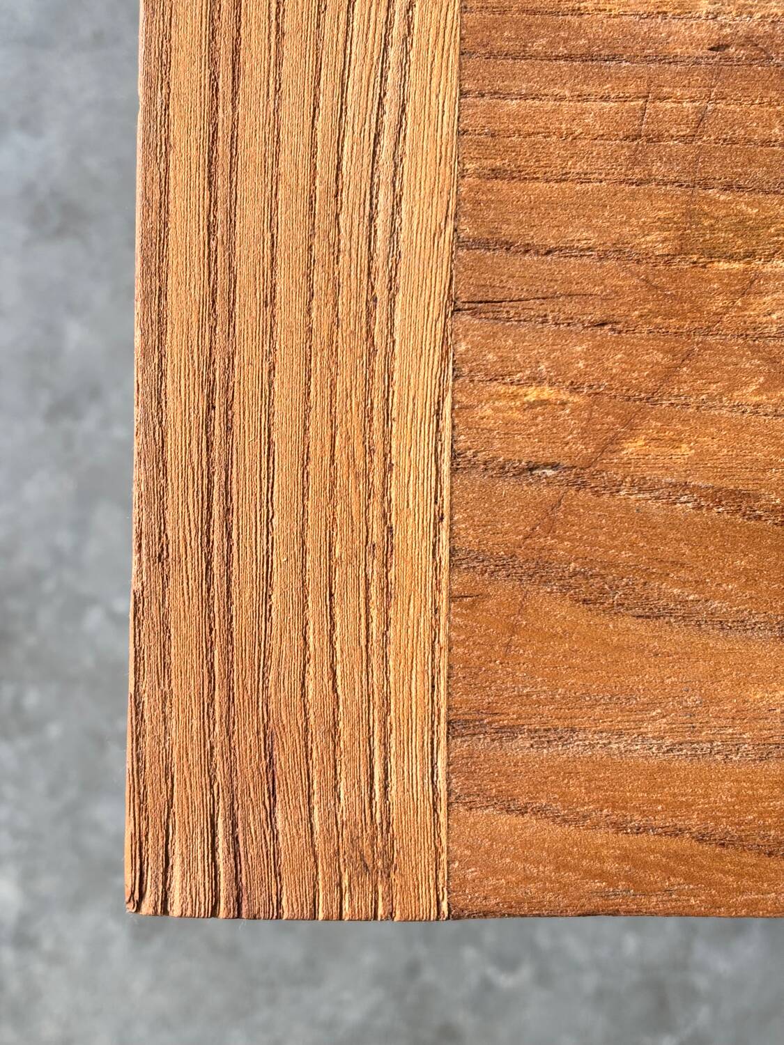 Bureau ancien en chêne massif brut, aérogommé et ciré