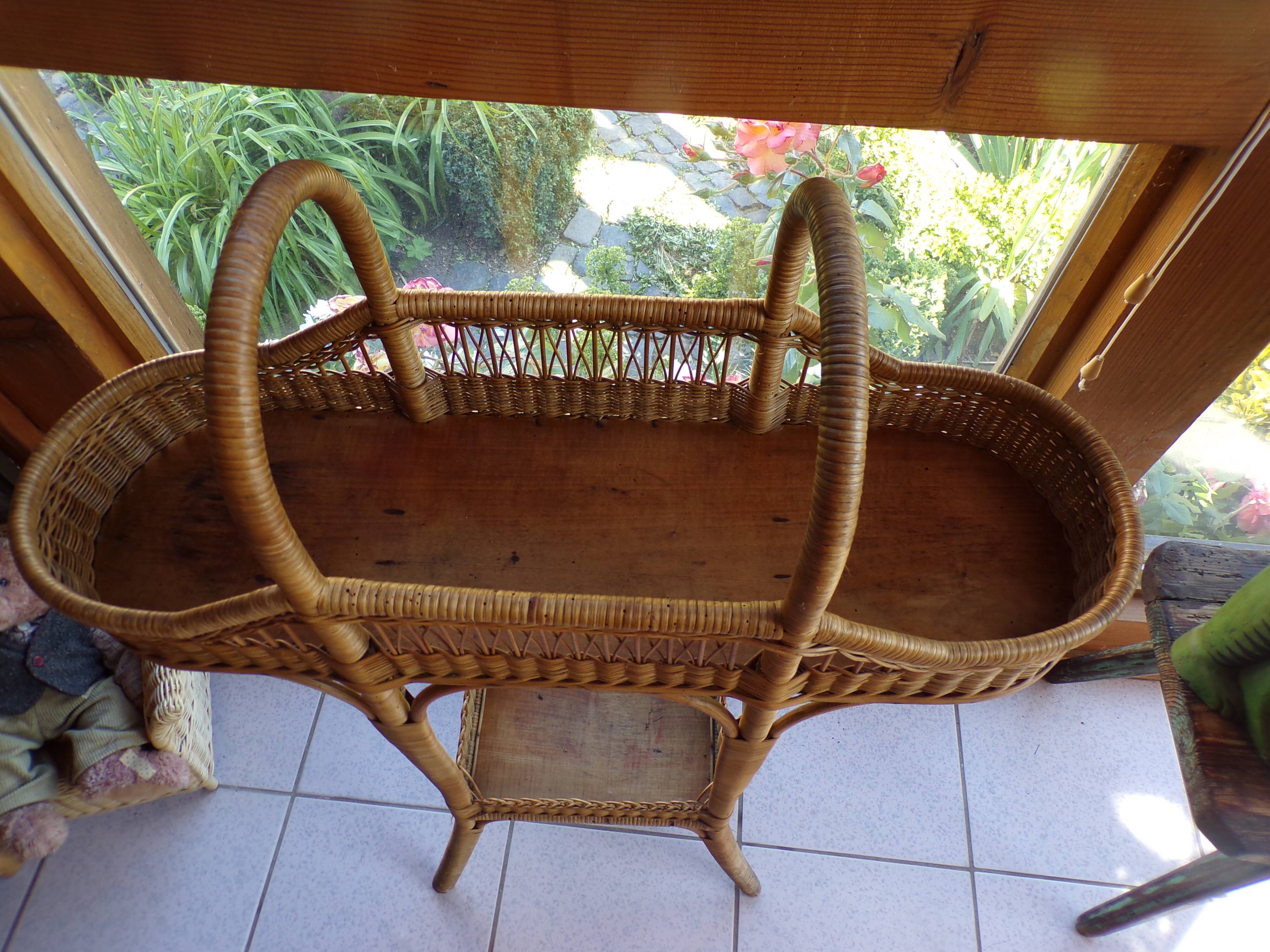 Porte plante d'interieur  osier  et rotin