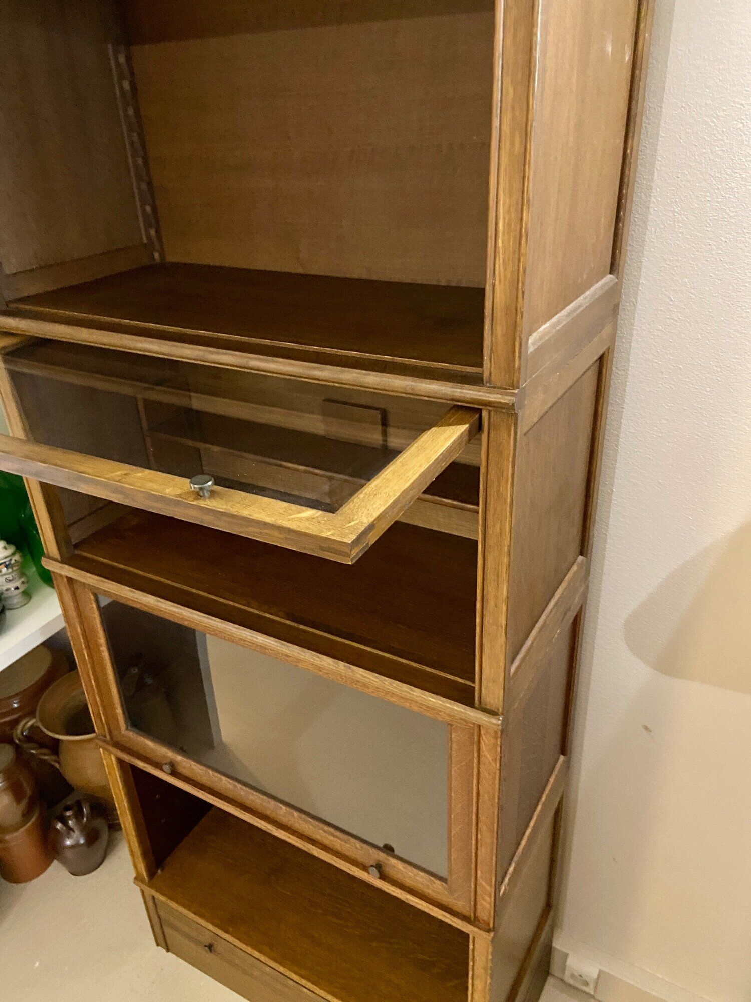Dark wood display case 4 compartments and 1 drawer