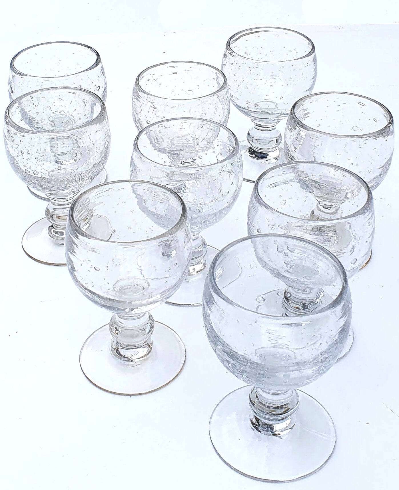 White bubbled glasses