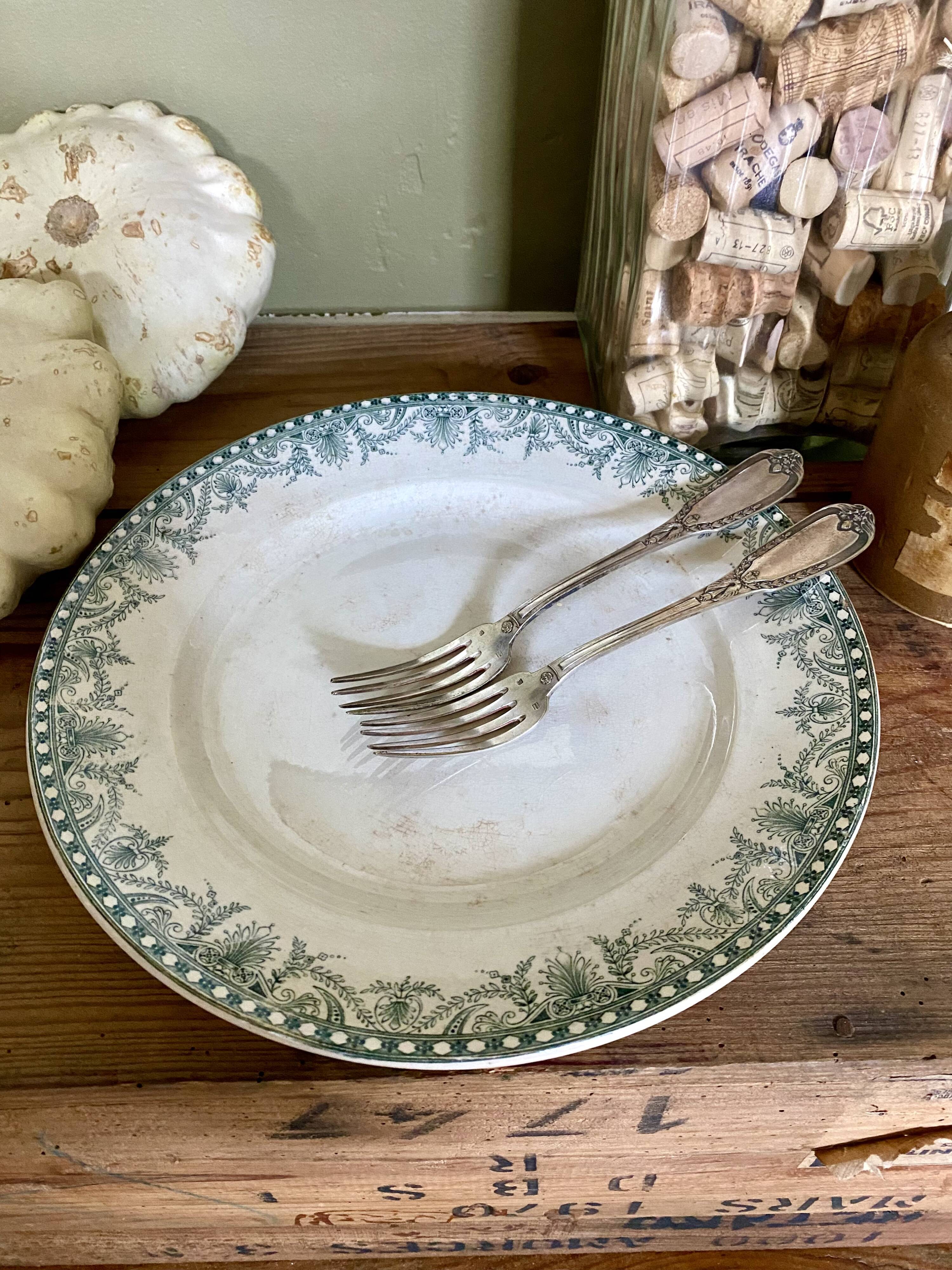 Old earthenware dish Moulin des loups and Hamage