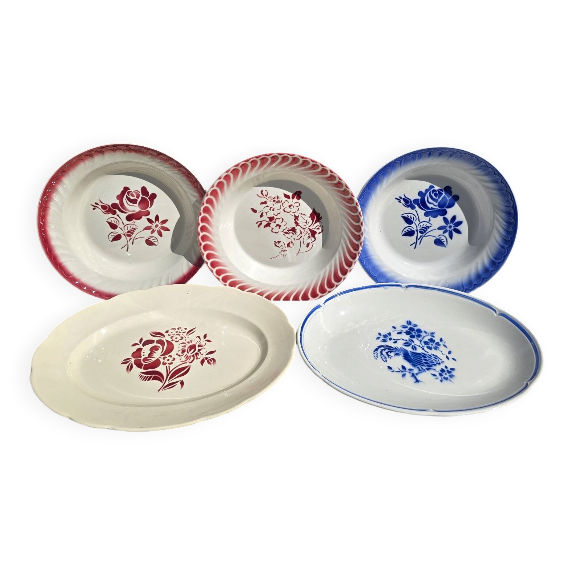 Many old round and long plates from the 60s and 70s.
