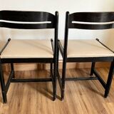 Paire de chaises noires + simili blanc