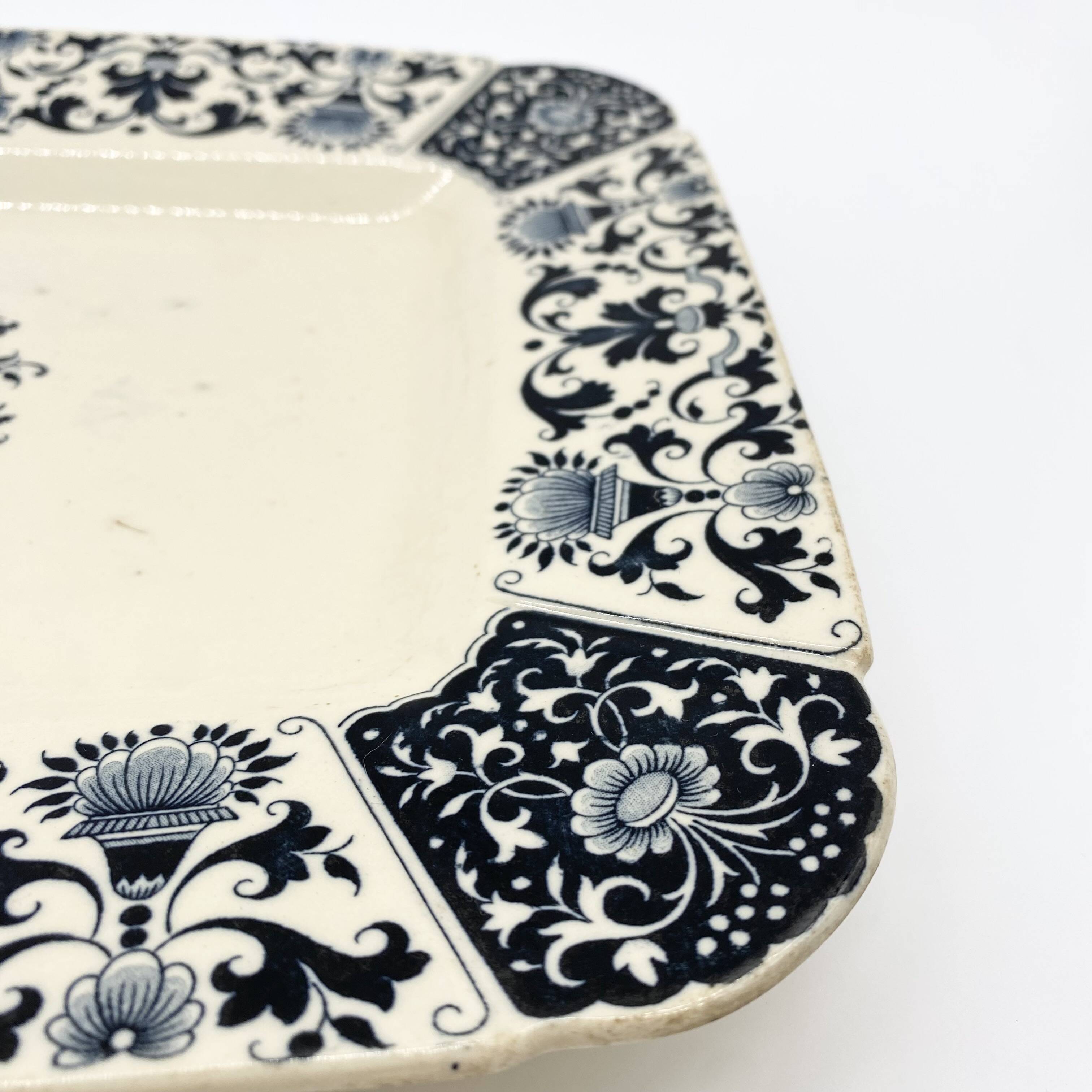 Gien earthenware dish "Terre de Fer", "Ibis" service, 1876
