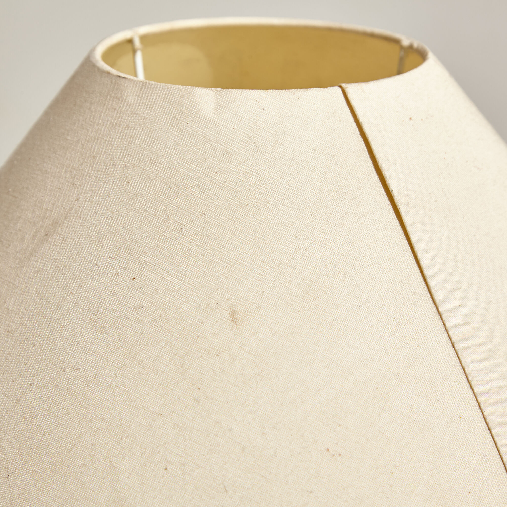 Lampe de table en verre