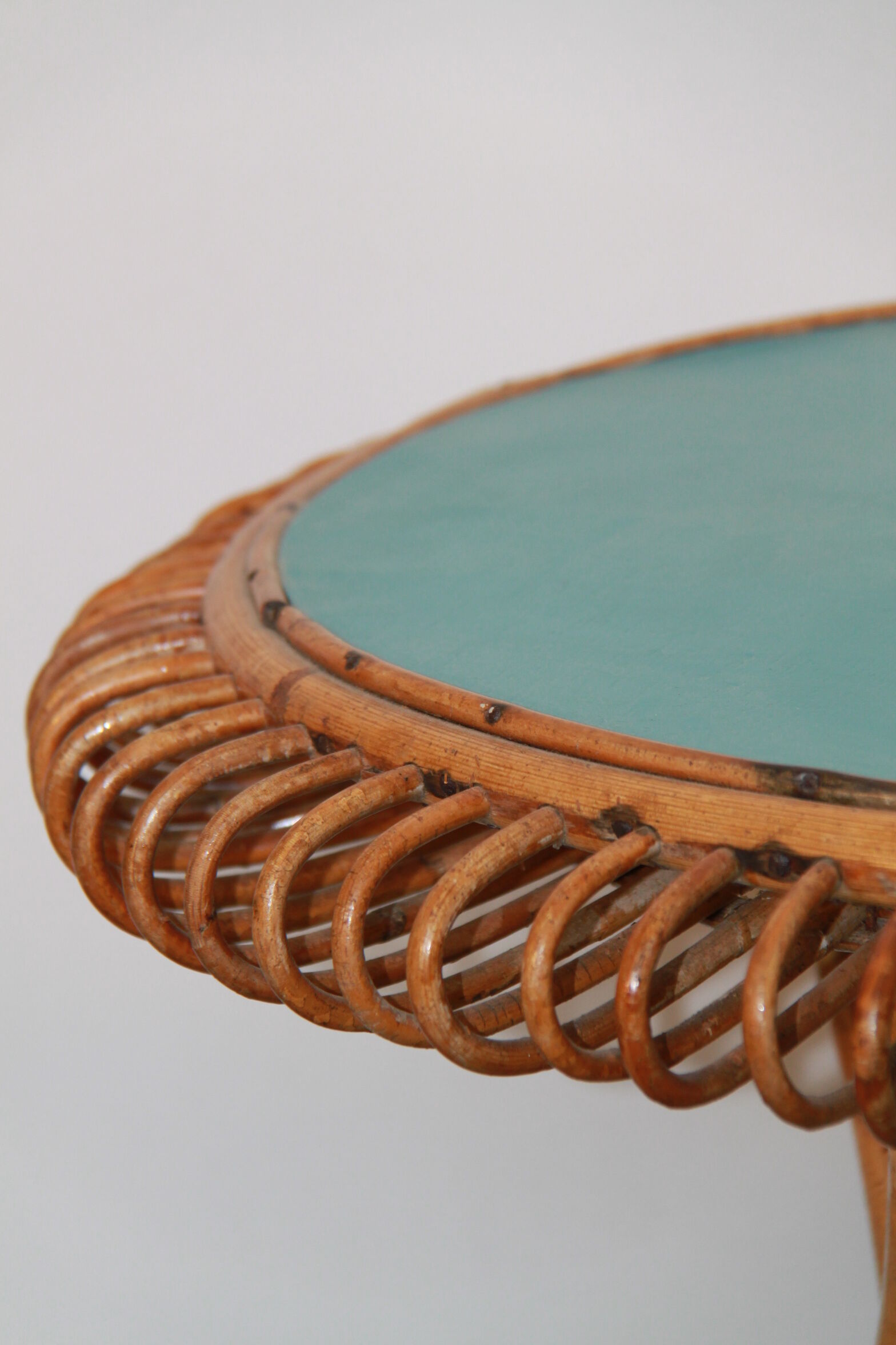 Table en rotin ronde
