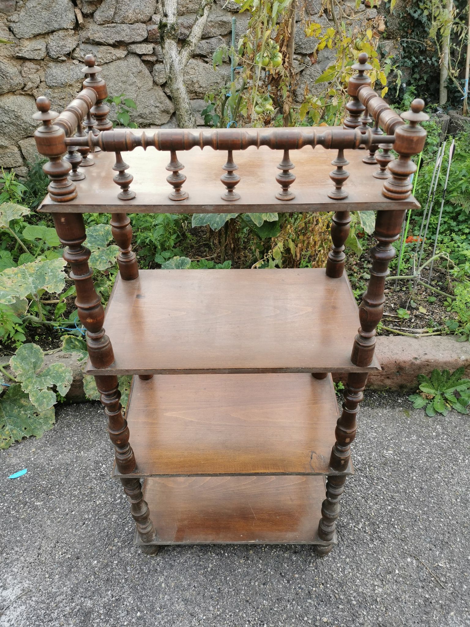 Napoleon III partition shelf