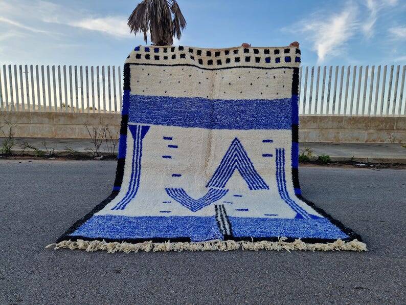 Handmade pure wool Berber rug, size 2/3 m.