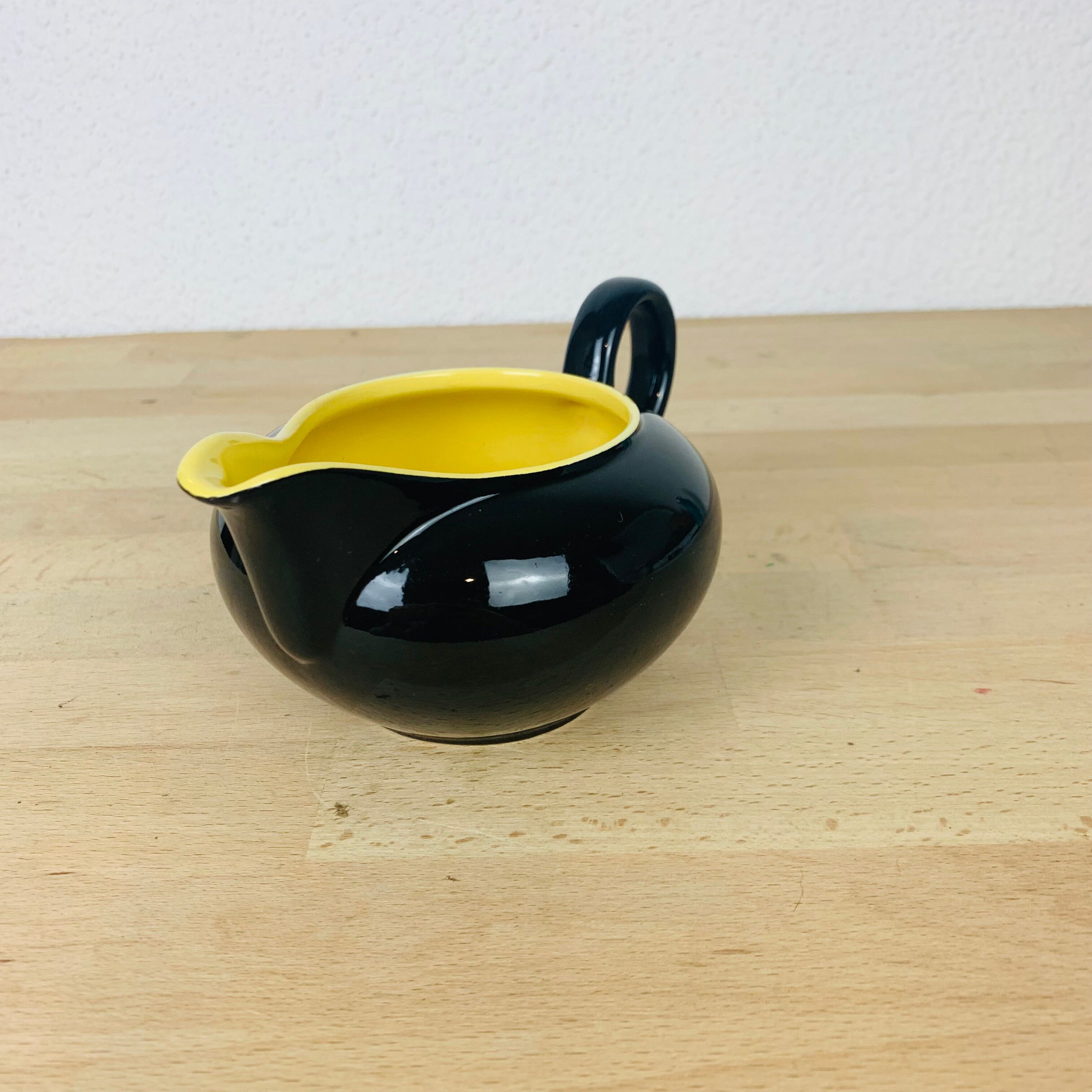 Teapot and milk jug Biarritz by Villeroy & Boch vintage ceramics