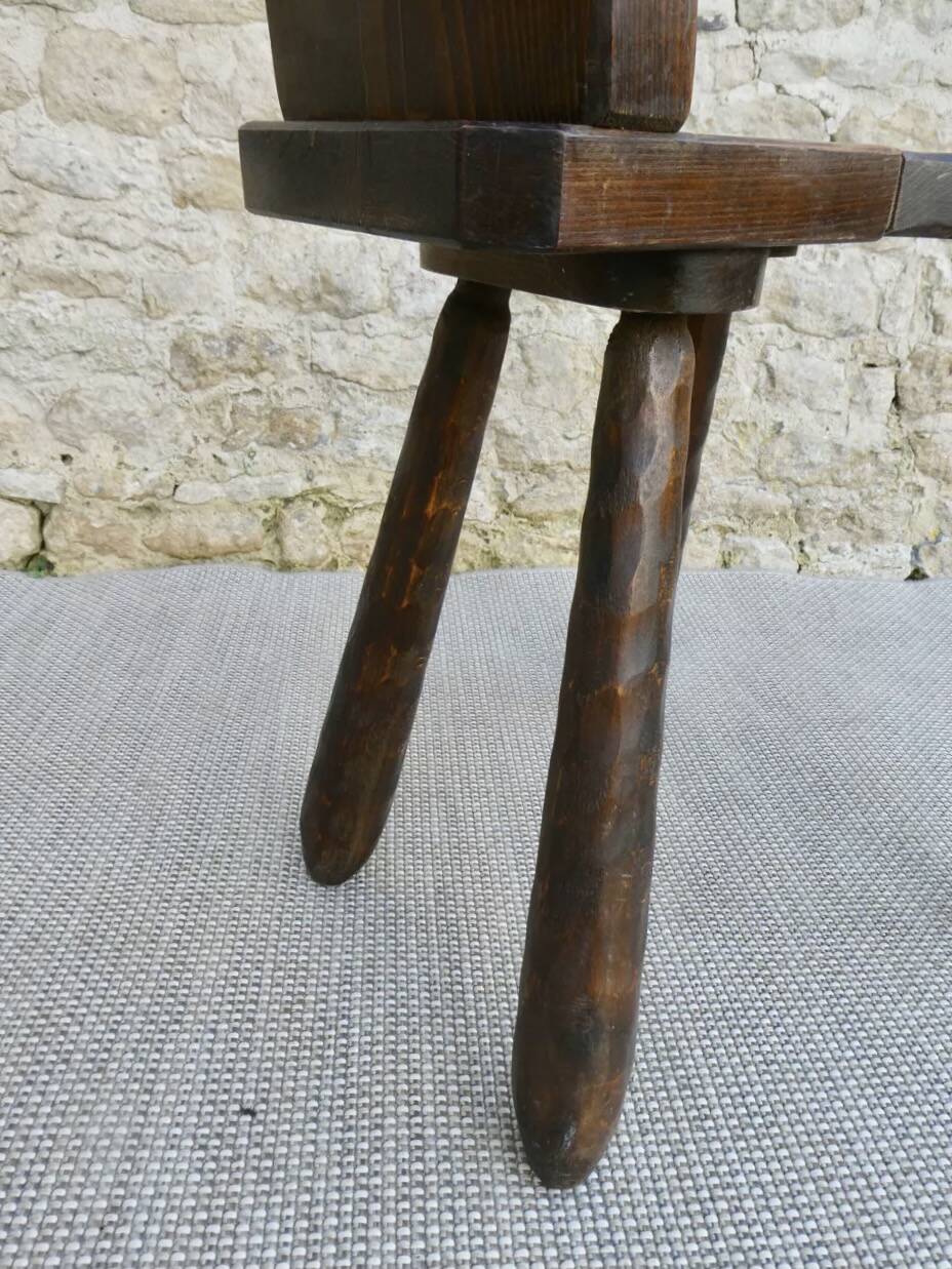 Mountain chair in solid wood, carved with a chisel, around 1960.