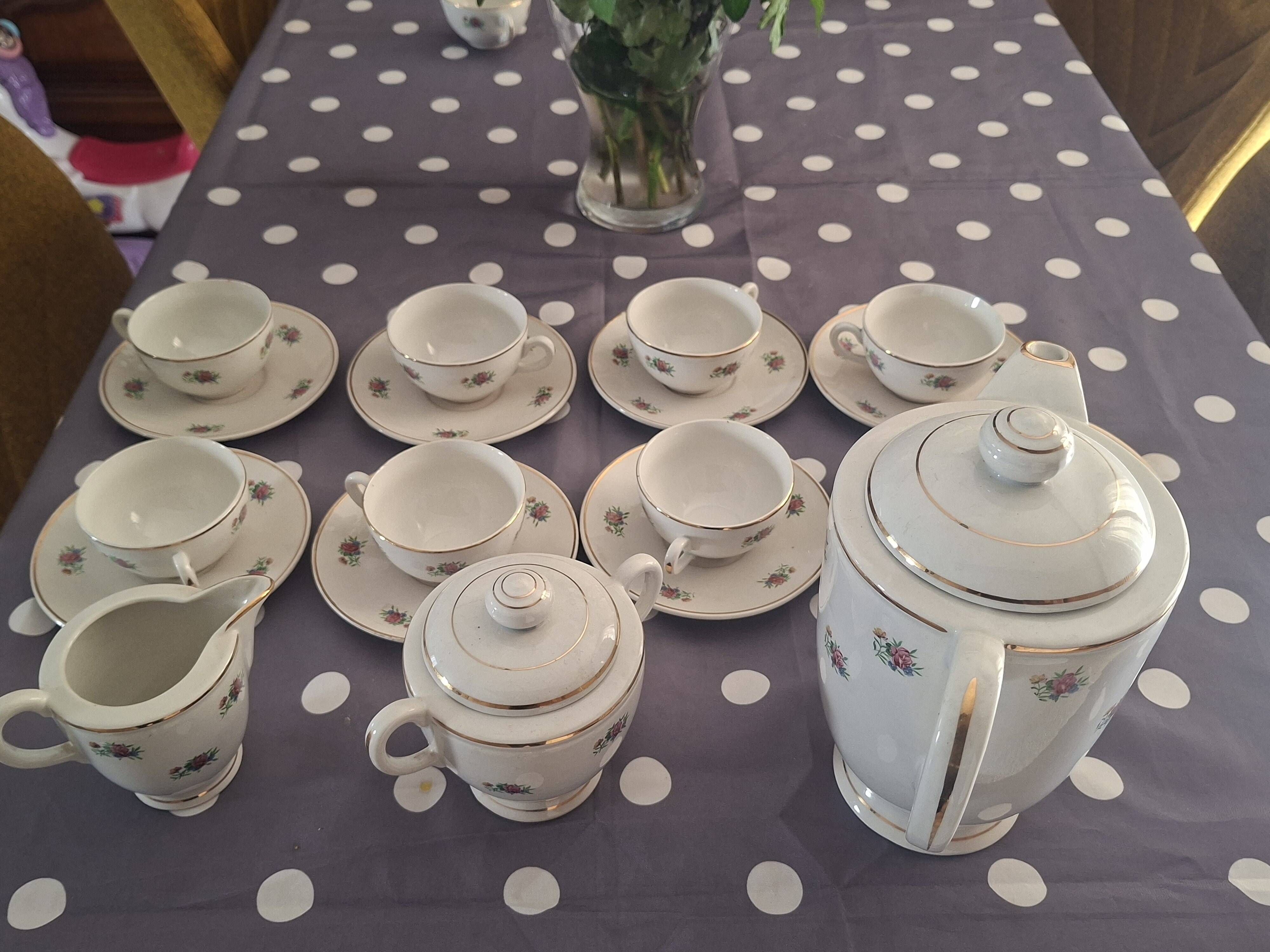 Vintage porcelain coffee service – Rose and gold decoration – 17 pieces