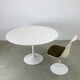 Table & avec chaises pivotantes d'Eero Saarinen pour Knoll International des années 1960