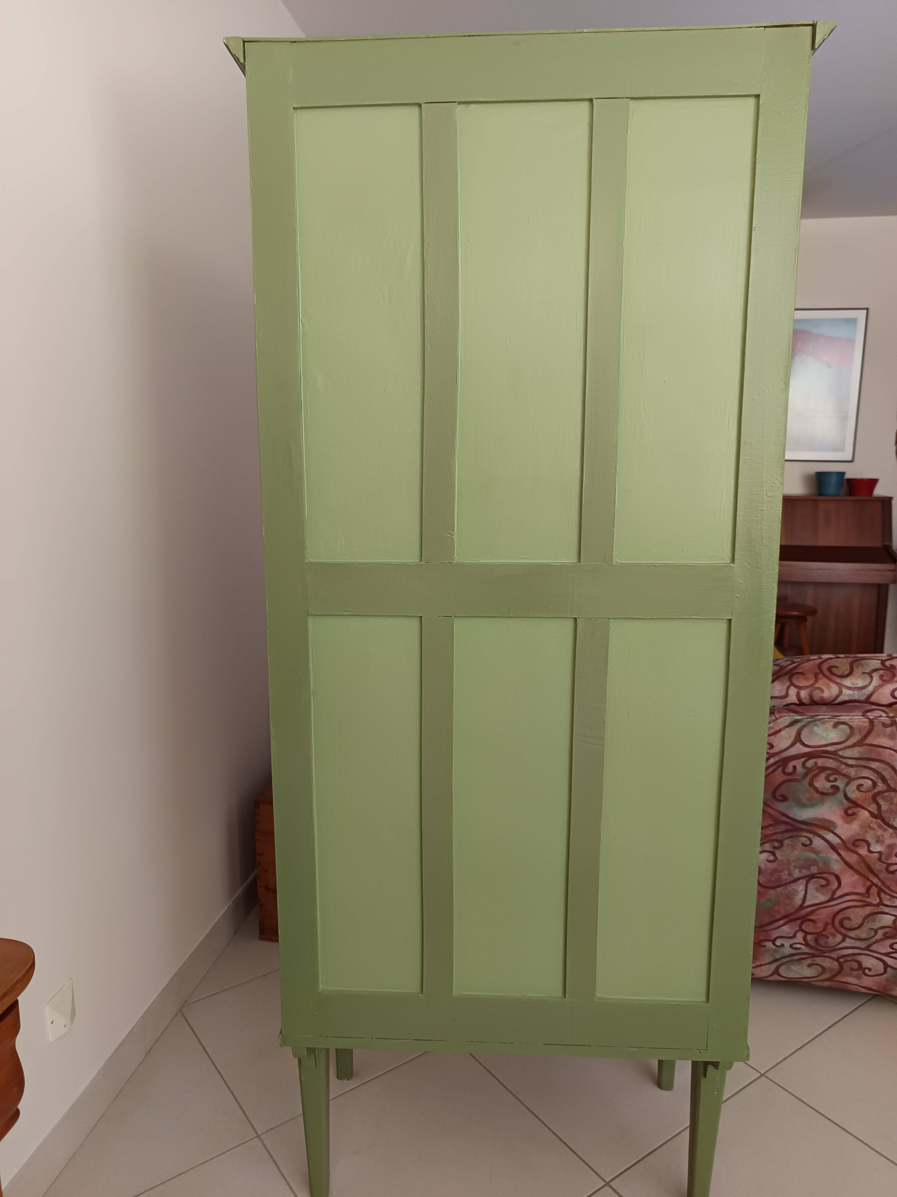 Parisian wardrobe revamp