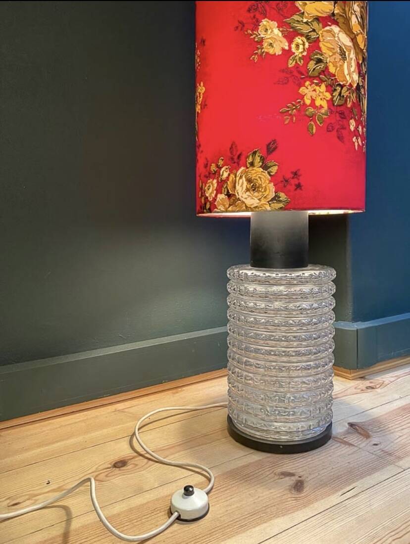 Floor lamp with floral shade 70