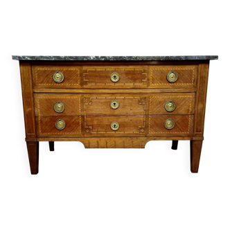 Louis XVI commode with marquetry from the 18th century.