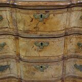 Commode en noyer courbé avec orgue baroque, XVIIIe siècle
