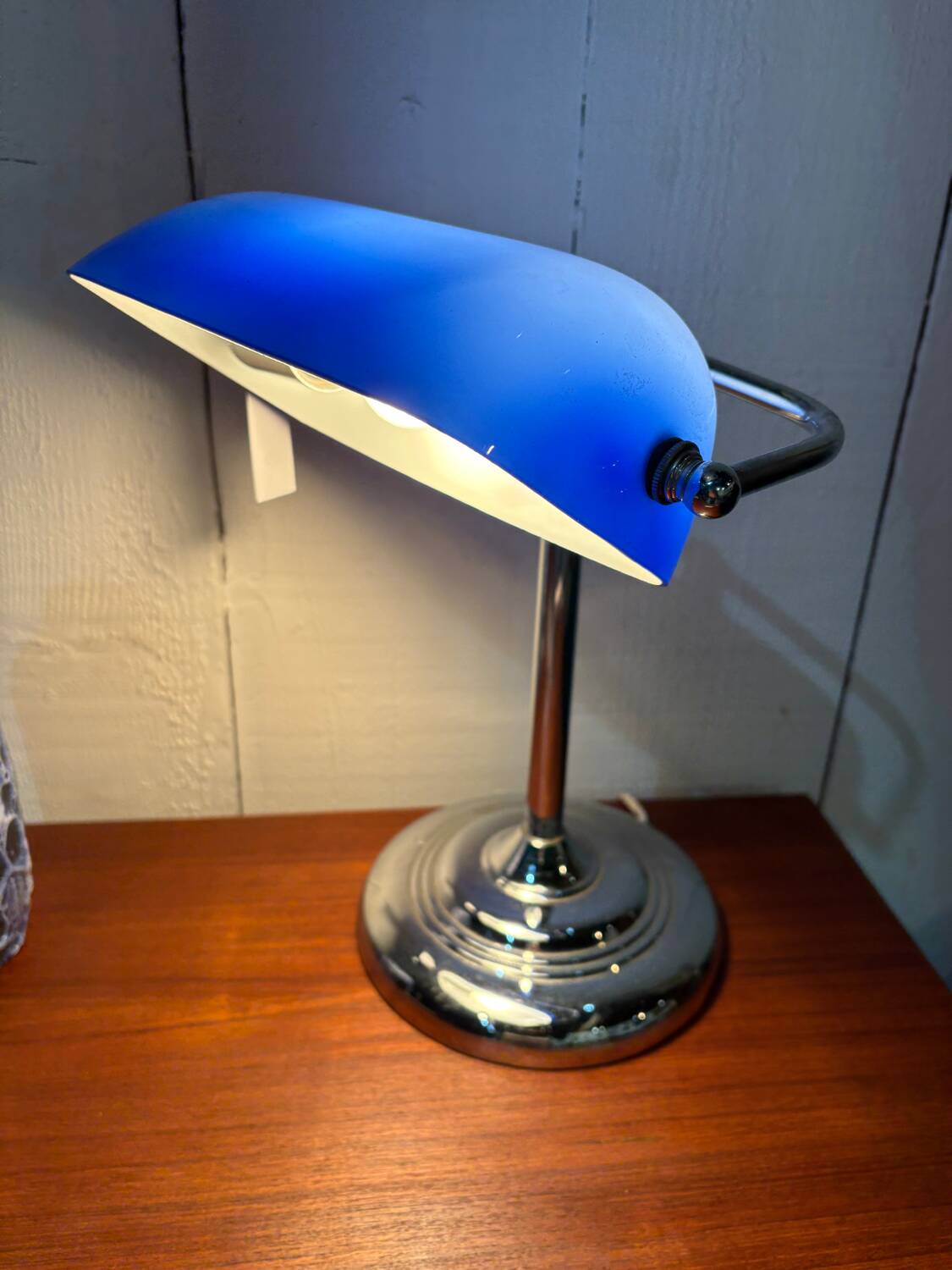 Desk lamp