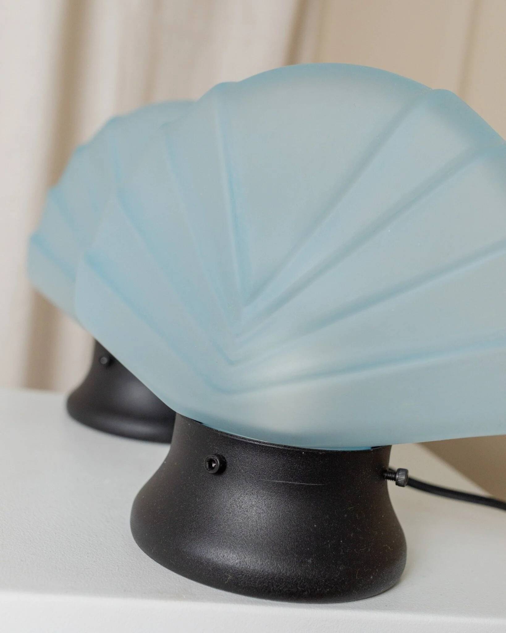Set of 2 Murano glass shell lamps - light blue table lamp - vintage Space Age design Italy - 1980s