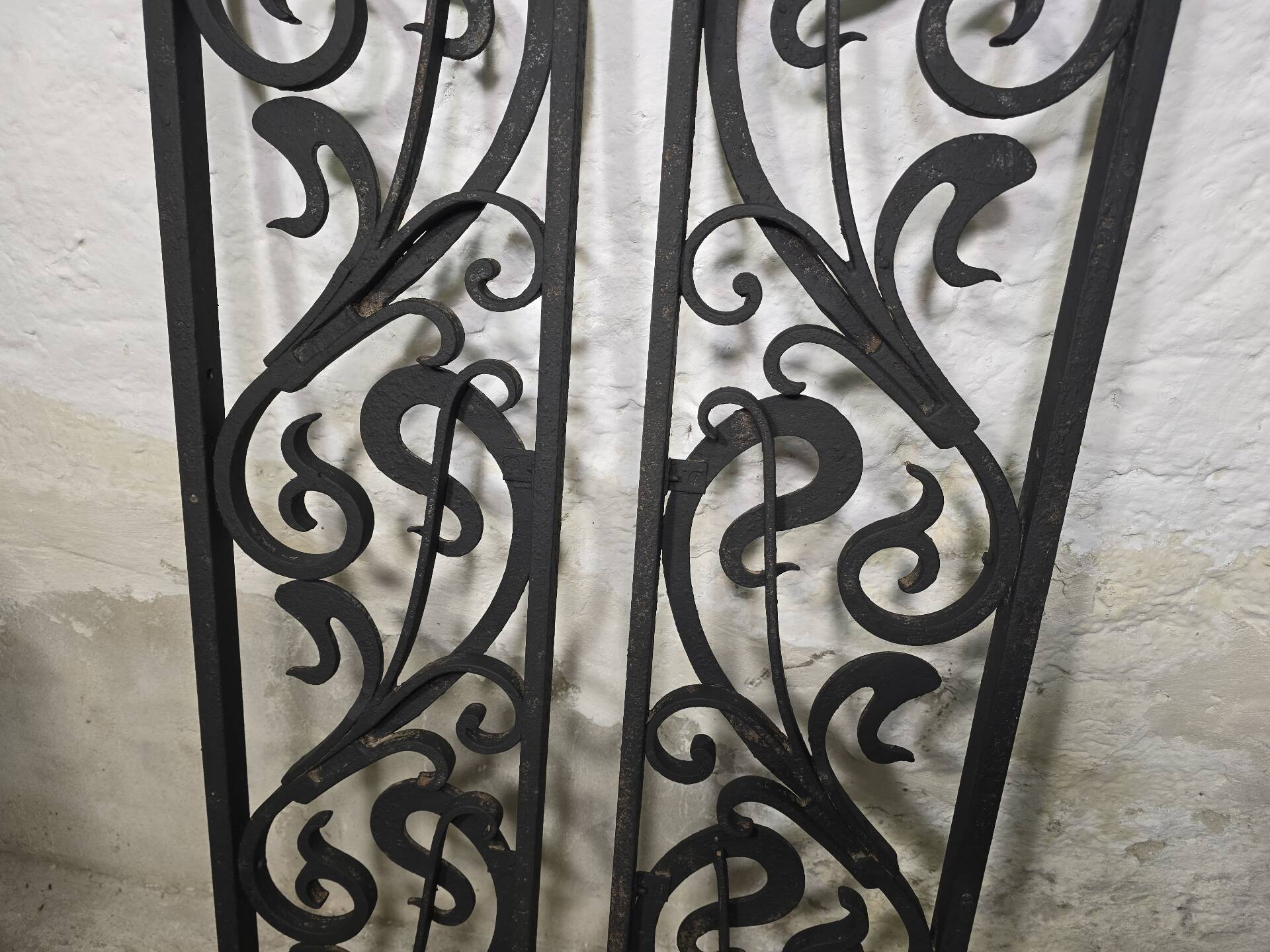 Wrought iron grille from the early 20th century Art Deco / Art Nouveau