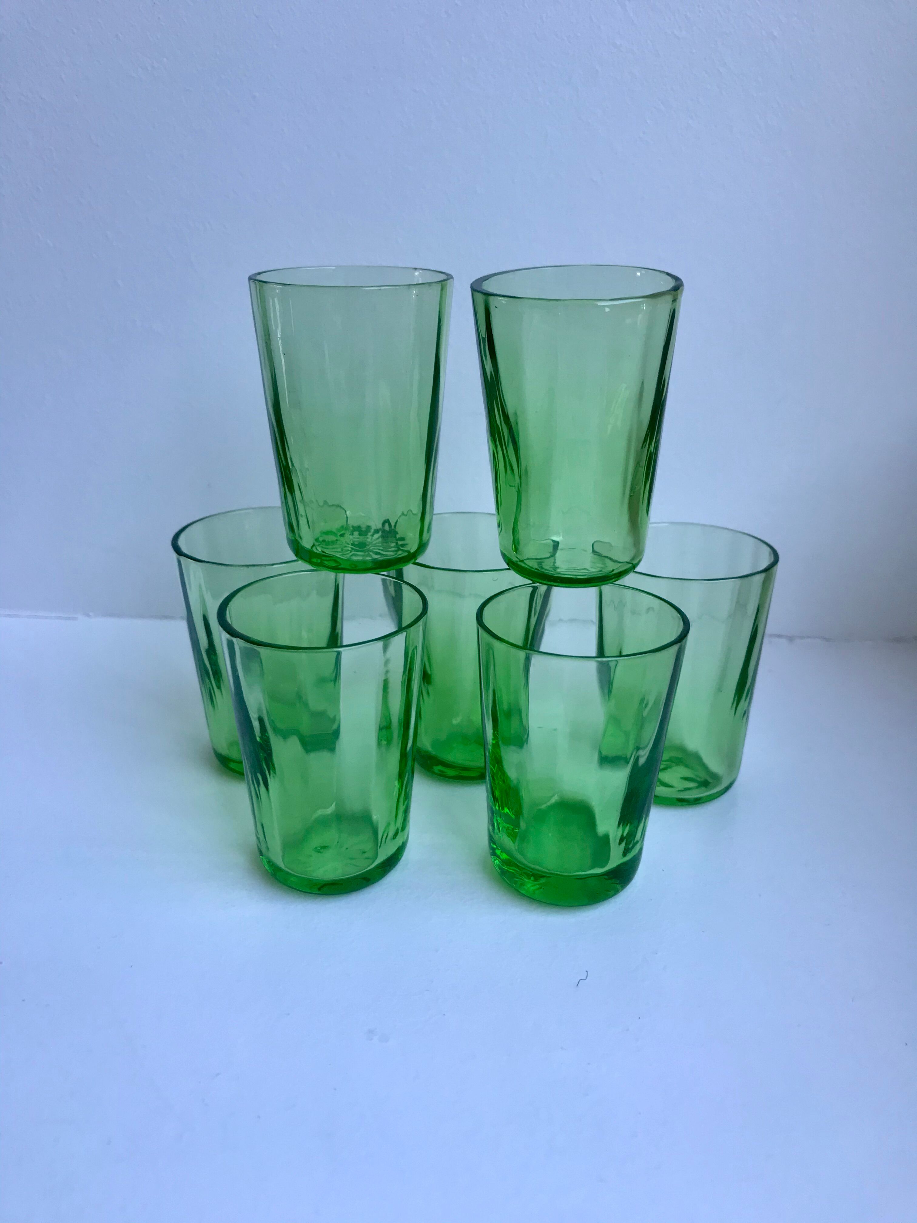 Set of 7 green glass liquor glasses 60s-70s