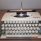 Olympia sf portable luxury typewriter with bag