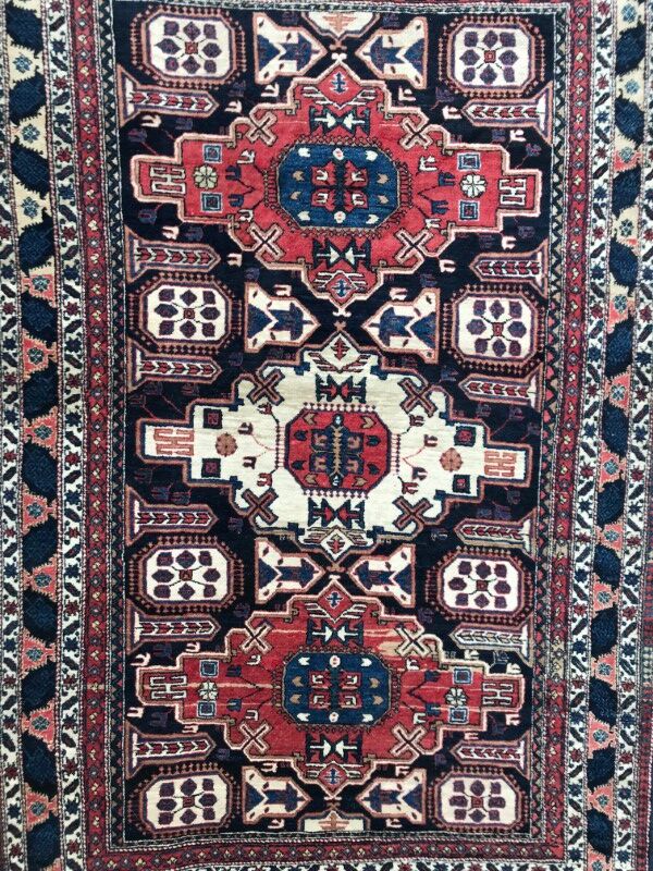 Carpet vintage Caucasian Chirwan done hand 140 X 210 CM