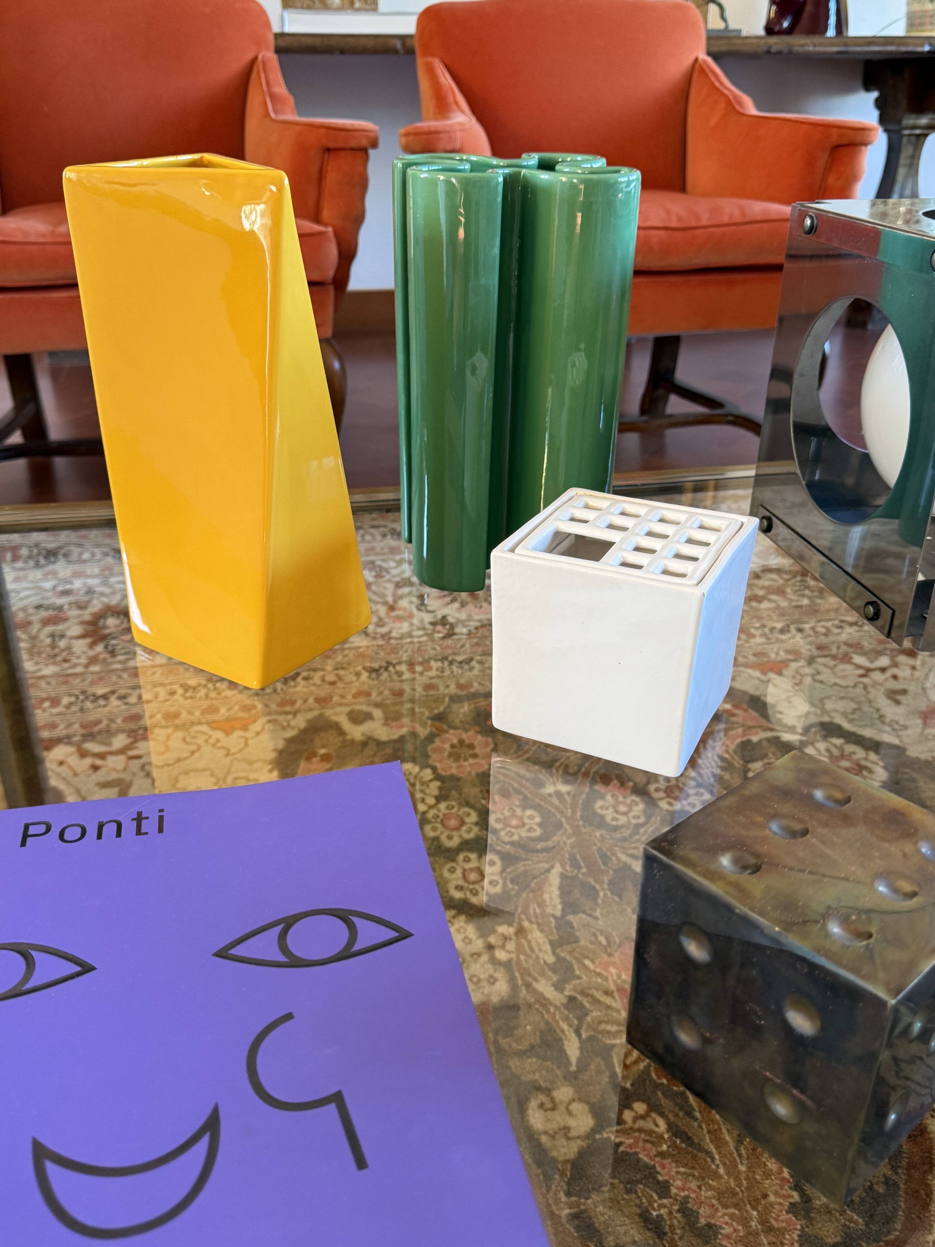 Studio Opi, White space age mod. Ikebana A ceramic vase / ashtray, Gabbiane