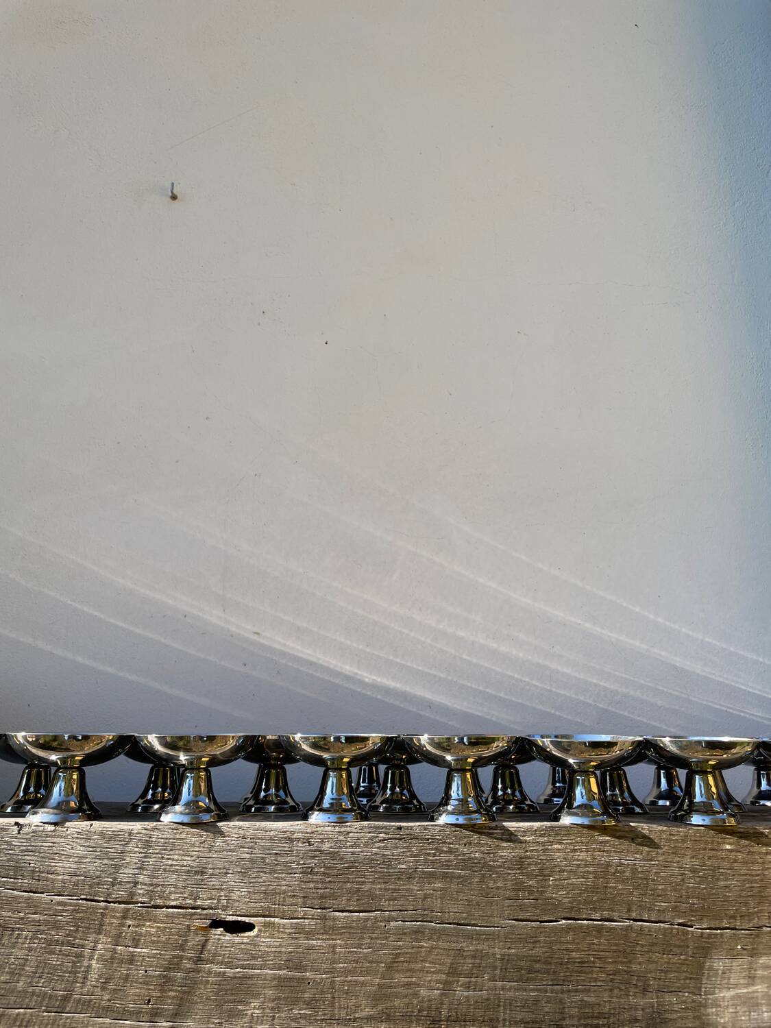 28 coupelles en inox 1970 signé Guy Degrenne