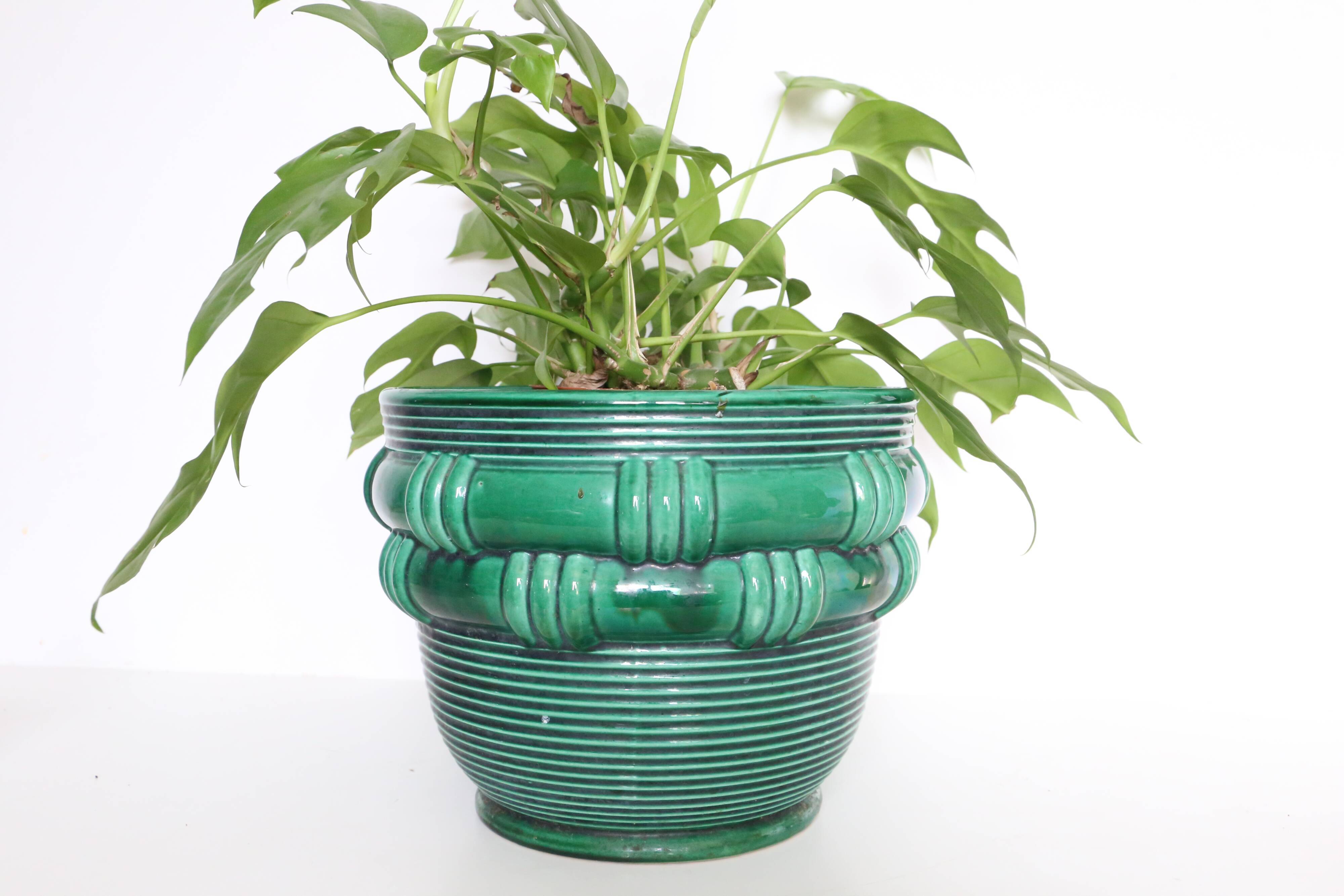 Large pot cache Saint Clément