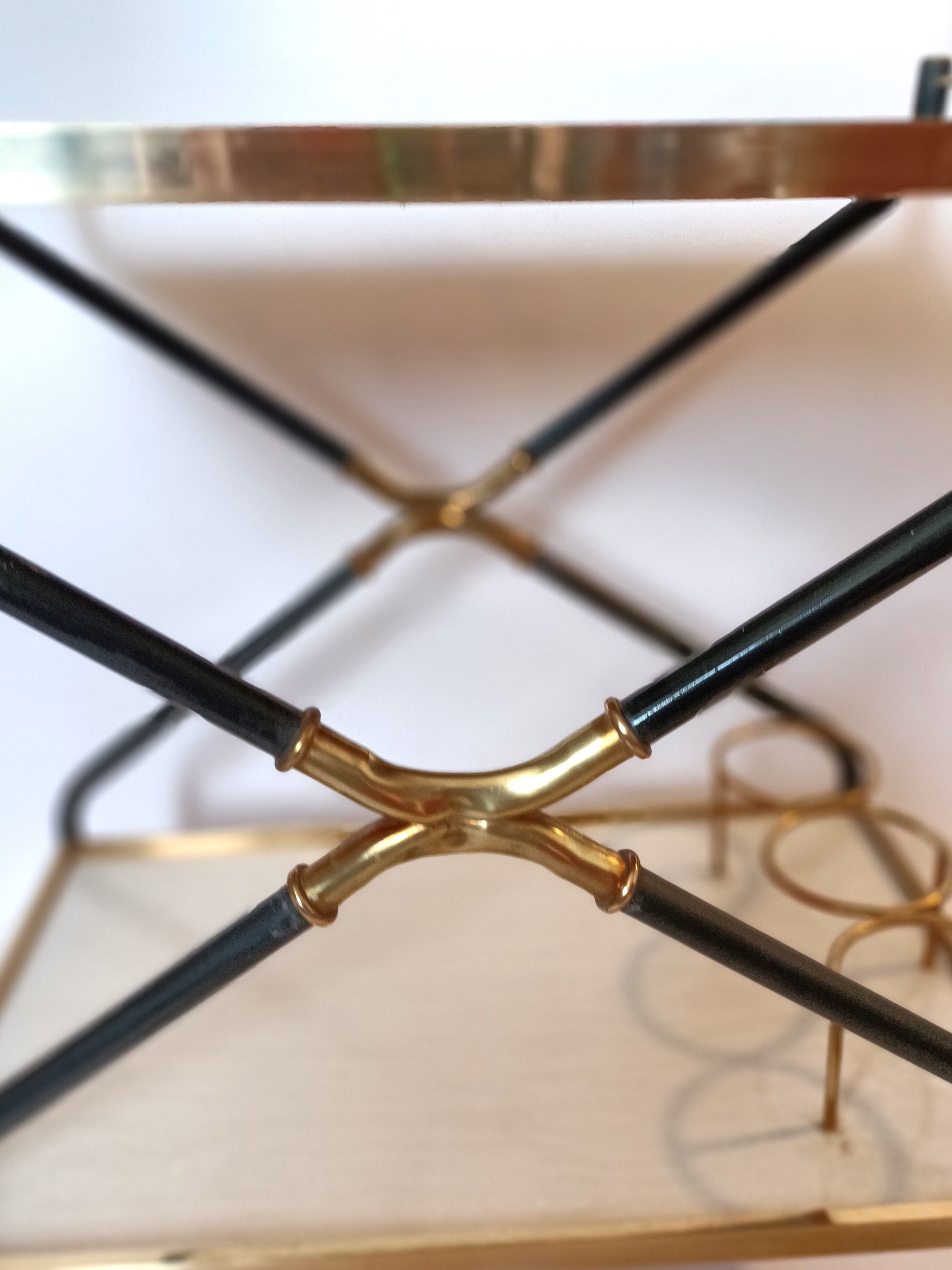 Rolling bar in gilded brass and black metal, Italy circa 1950