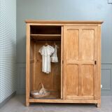 Large Parisian wardrobe with sliding doors (renovated)