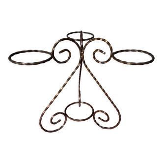 Vintage twisted iron pot holder