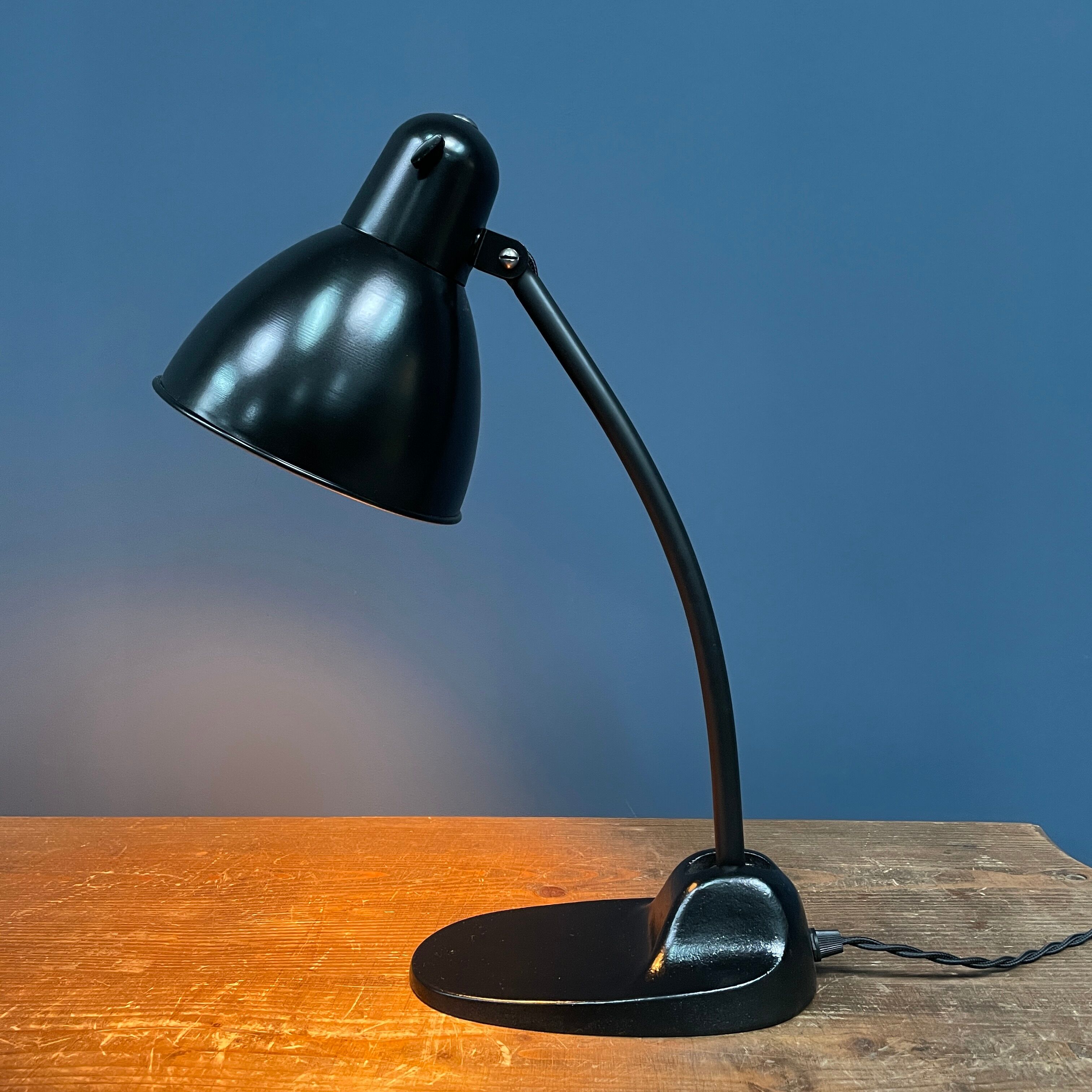 Black Bauhaus Siemens desk lamp model L299 from the 1930s