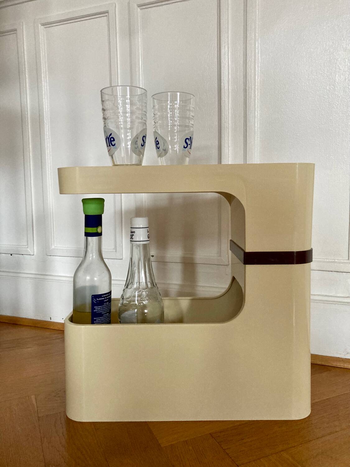 side table / mini bar