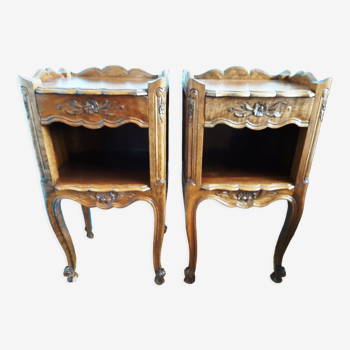 Lot of 2 bedside tables in solid walnut Louis XV style