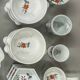 Service de table en porcelaine de Paris modèle décor Pavot, 21 pièces
