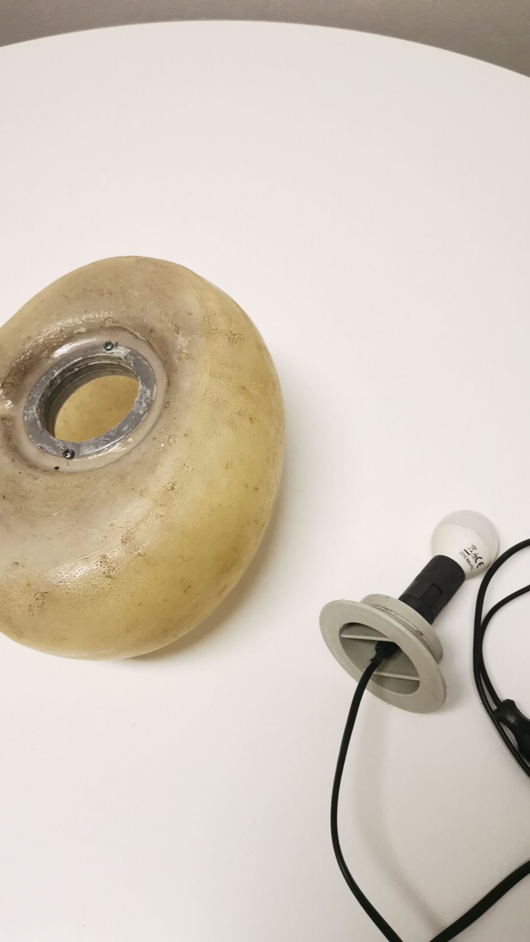 Fiberglass pebble lamp