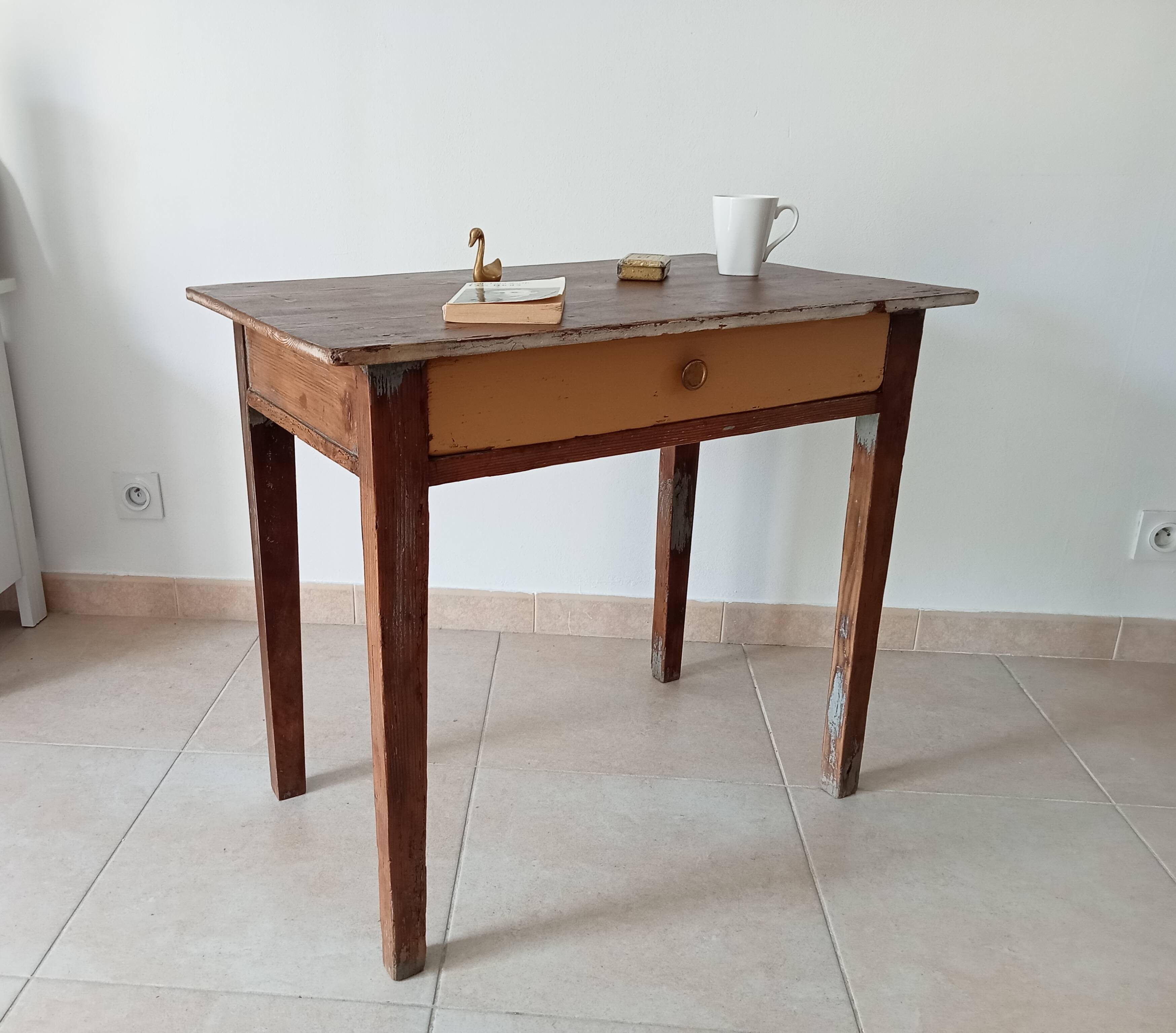 Table ancienne de campagne