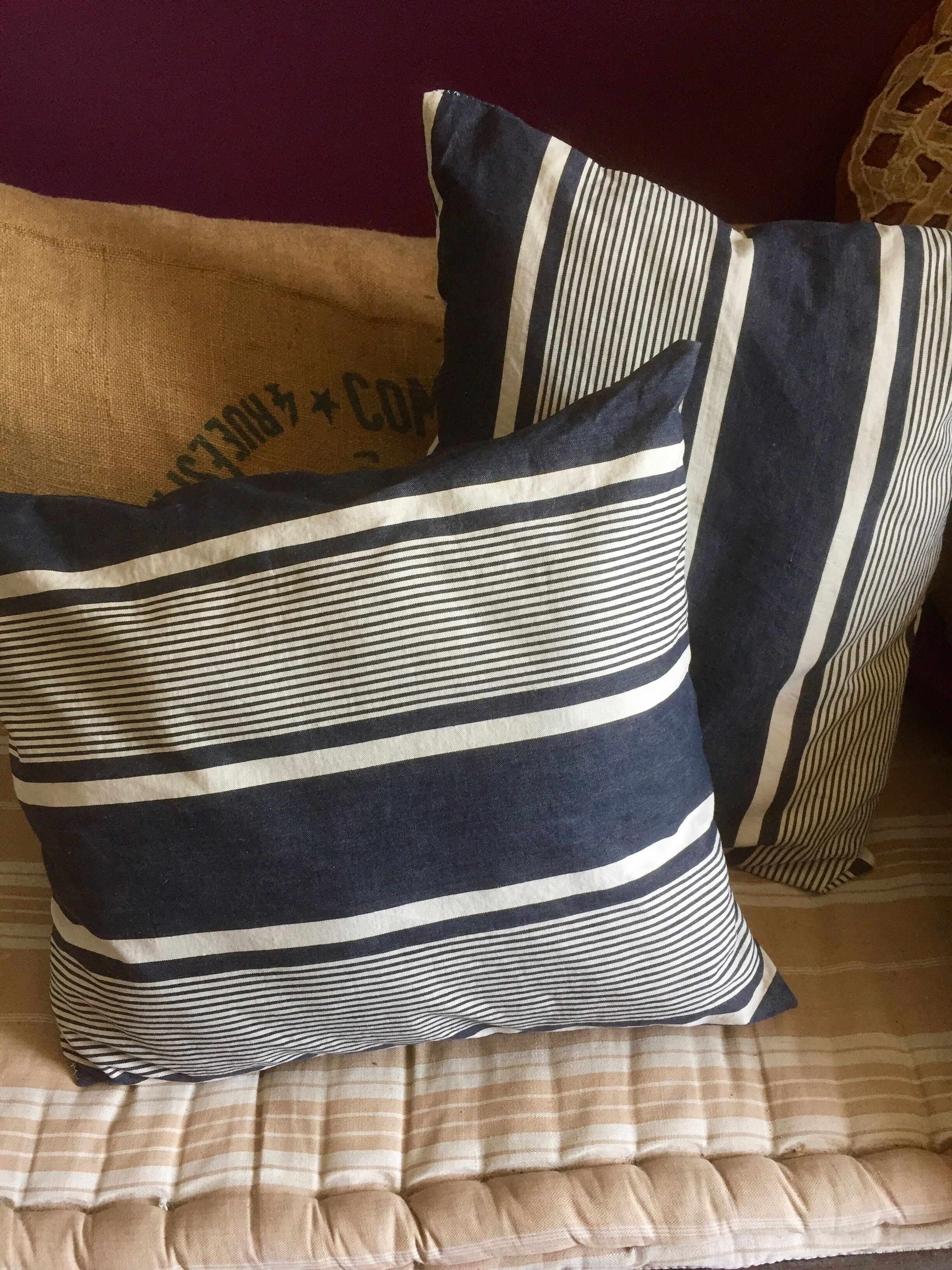 Coussin en toile à matelas ancienne
