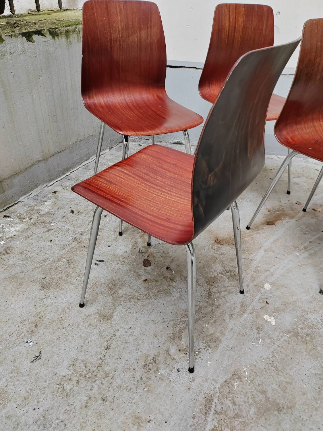 4 plywood chairs