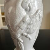 Vase with parrots